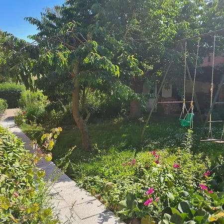 Apartment With Garden, Cleaning Included *